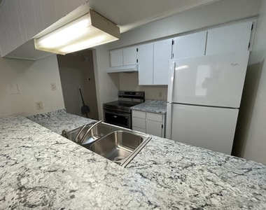 2508 Lido Lane - Photo Thumbnail 3