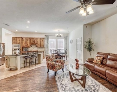 9823 Carriage Hill Lane - Photo Thumbnail 5