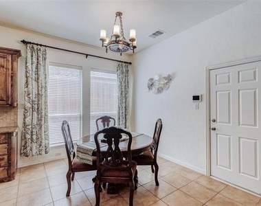 9823 Carriage Hill Lane - Photo Thumbnail 15