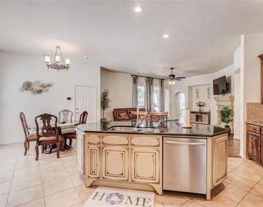 9823 Carriage Hill Lane - Photo Thumbnail 8