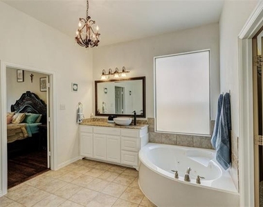 9823 Carriage Hill Lane - Photo Thumbnail 23