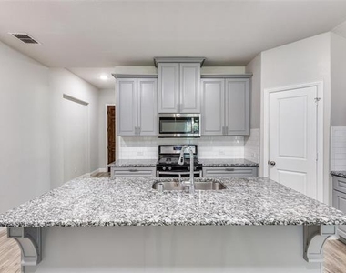 3725 Holley Ridge Way - Photo Thumbnail 6