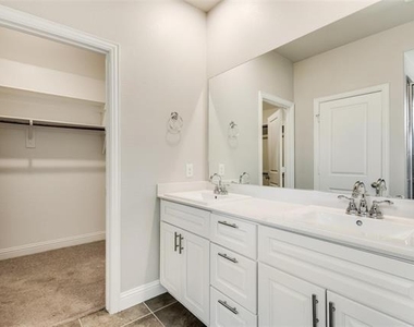 3725 Holley Ridge Way - Photo Thumbnail 16