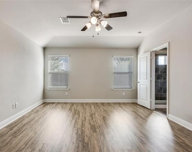 3725 Holley Ridge Way - Photo Thumbnail 15
