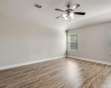 3725 Holley Ridge Way - Photo Thumbnail 14