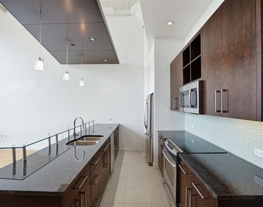 2600 W 7 Th Street - Photo Thumbnail 4