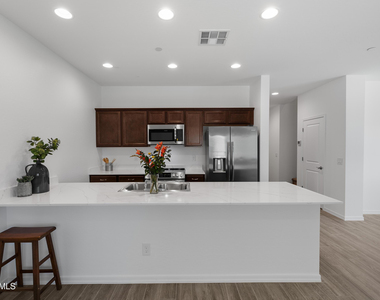 15636 N 29th Street - Photo Thumbnail 6