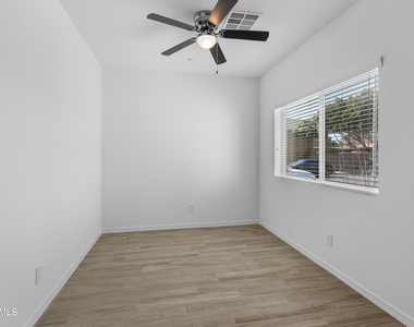 15636 N 29th Street - Photo Thumbnail 9