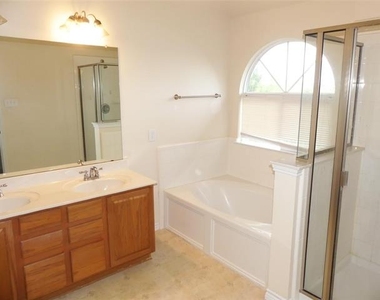 6200 Texana Way - Photo Thumbnail 13