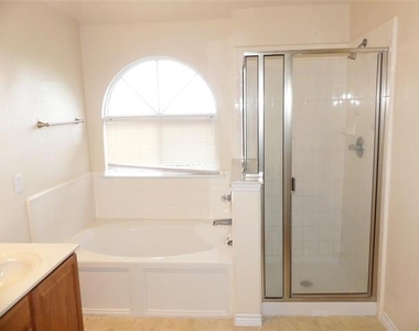 6200 Texana Way - Photo Thumbnail 12