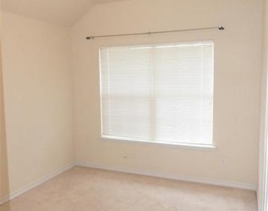 6200 Texana Way - Photo Thumbnail 9
