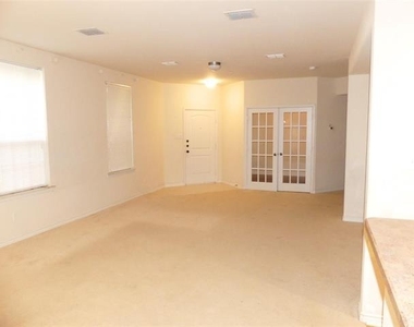 6200 Texana Way - Photo Thumbnail 6