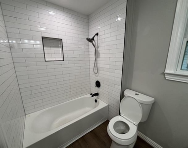 113 W Mt Vernon Street - Photo Thumbnail 6