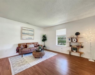 7002 Lincoln Drive - Photo Thumbnail 5