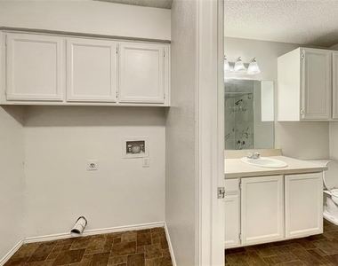 7002 Lincoln Drive - Photo Thumbnail 12