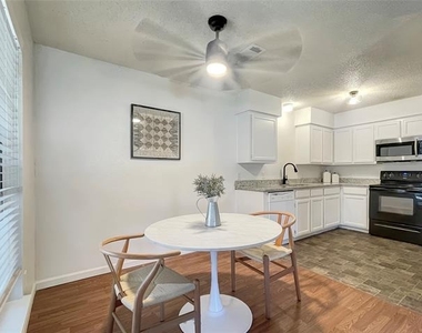 7002 Lincoln Drive - Photo Thumbnail 11