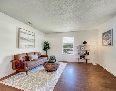 7002 Lincoln Drive - Photo Thumbnail 6