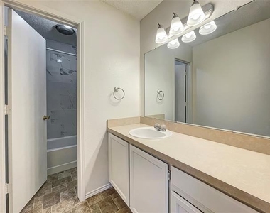 7002 Lincoln Drive - Photo Thumbnail 18