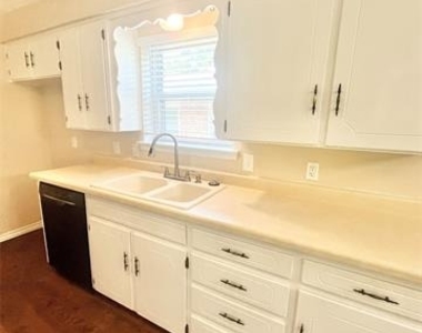 1703 Pecan Park Drive - Photo Thumbnail 6