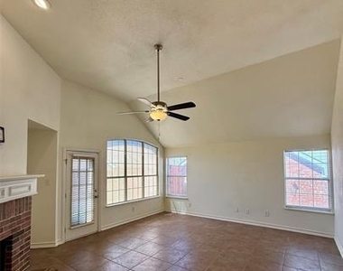 555 Southridge Way - Photo Thumbnail 23