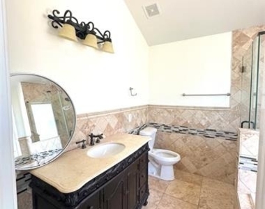 813 Essex Drive - Photo Thumbnail 6