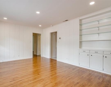 2812 Ryan Place Drive - Photo Thumbnail 6