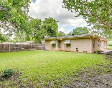 2812 Ryan Place Drive - Photo Thumbnail 18