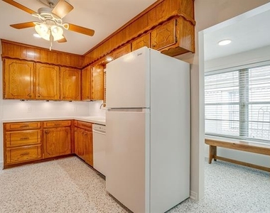 2812 Ryan Place Drive - Photo Thumbnail 9