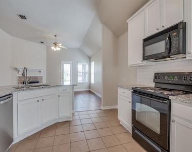 11728 Netleaf Lane - Photo Thumbnail 4
