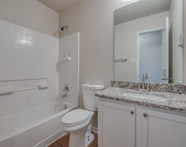 11728 Netleaf Lane - Photo Thumbnail 7