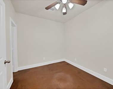 4117 Lafayette Street - Photo Thumbnail 5