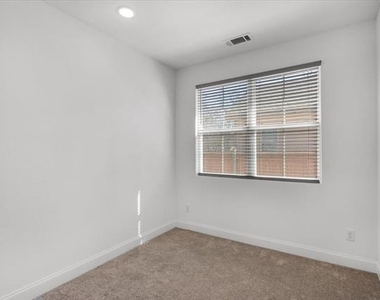 1323 S Montgomery - Photo Thumbnail 11