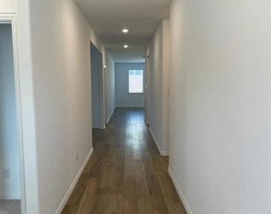 1115 Mahogany Lane - Photo Thumbnail 8