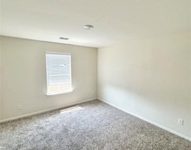 752 Saratoga Drive - Photo Thumbnail 13