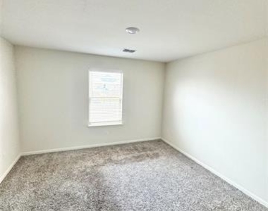 752 Saratoga Drive - Photo Thumbnail 9