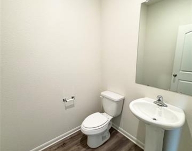 752 Saratoga Drive - Photo Thumbnail 8