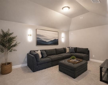 6213 Mickelson Way - Photo Thumbnail 15