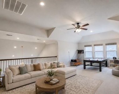 6213 Mickelson Way - Photo Thumbnail 14