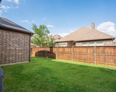 6213 Mickelson Way - Photo Thumbnail 17