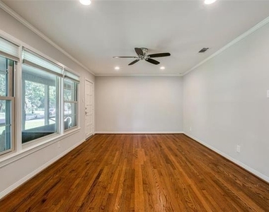9208 San Fernando Way - Photo Thumbnail 2