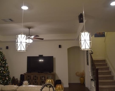 414 Parkford Drive - Photo Thumbnail 6