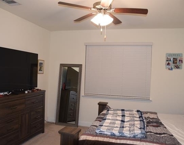 414 Parkford Drive - Photo Thumbnail 19
