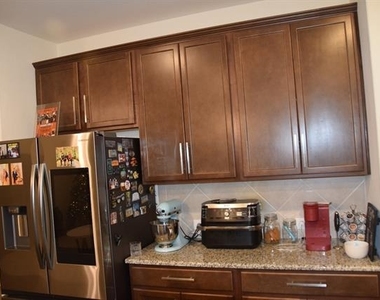 414 Parkford Drive - Photo Thumbnail 3