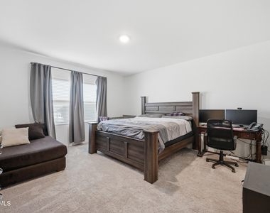 2022 E New Bonnet Lane - Photo Thumbnail 9