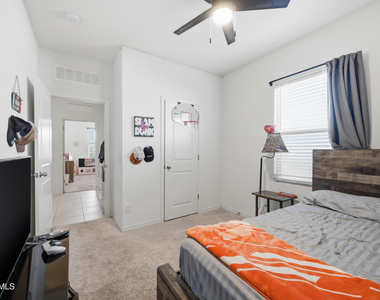 2022 E New Bonnet Lane - Photo Thumbnail 17