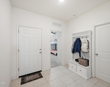 2022 E New Bonnet Lane - Photo Thumbnail 3