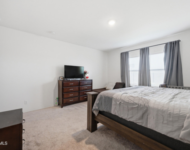 2022 E New Bonnet Lane - Photo Thumbnail 11