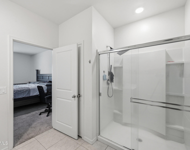 2022 E New Bonnet Lane - Photo Thumbnail 12