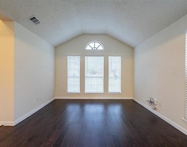 1408 Belaire Drive - Photo Thumbnail 14
