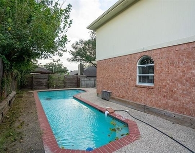 1408 Belaire Drive - Photo Thumbnail 2